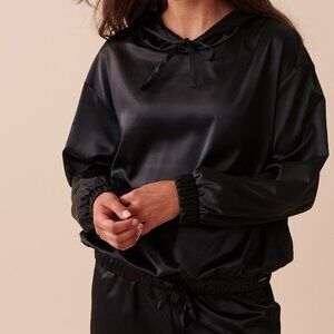 LA VIE EN ROSE Satin Hoodie - Black
